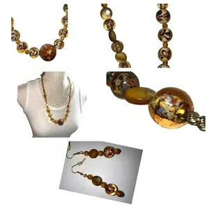 (Set) Elegant Amber Bead Necklace and matching earrings